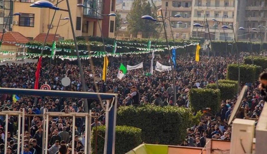 دعوات للمزيد من المظاهرات في الجزائر.. والسلطات تحذّر