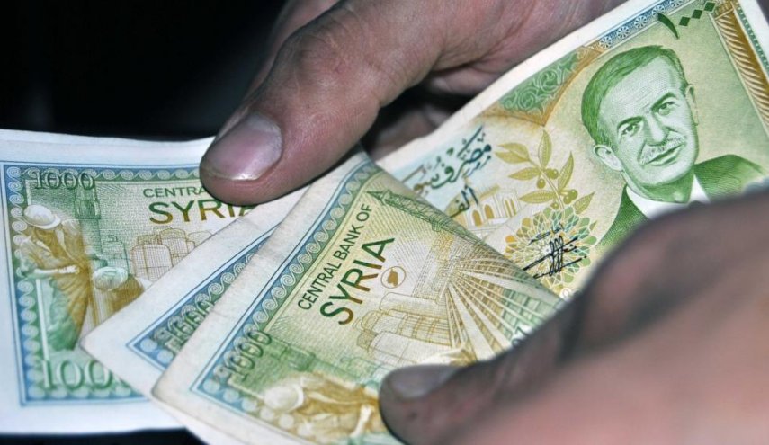 ما هو سعر صرف الليرة السورية مقابل الدولار؟
