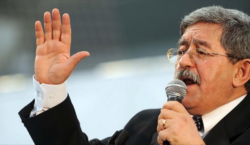 حذرهم من تكرار حرب سوريا في الجزائر فغادر النواب الجلسة!