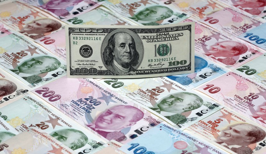 تضرر الليرة التركية وهبوطها لأدنى مستوى منذ منتصف يناير