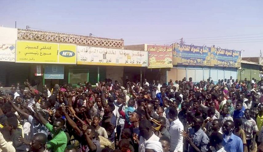 حكاية رسائل التهديد التي يتلقاها السودانيون من جهات مجهولة
