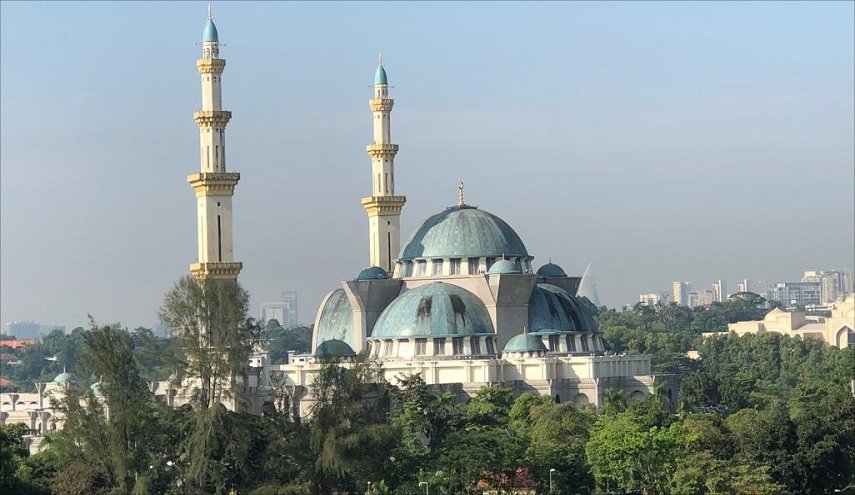 عشر سنوات سجن لماليزي بتهمة سب الإسلام وإهانة النبي الكريم
