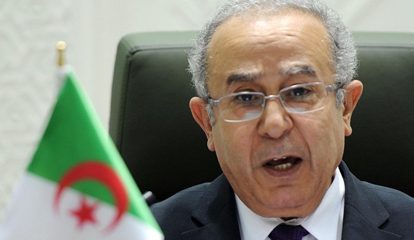 وزير خارجية الجزائر: الدولة قصرت كثيرا في حق الشباب