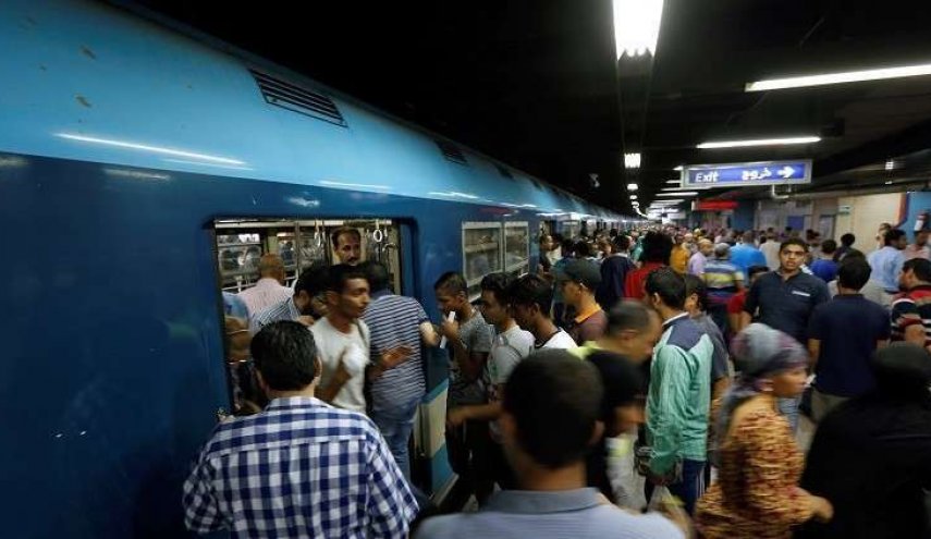 انفجار بطارية هاتف في مترو القاهرة يثير ذعر الركاب