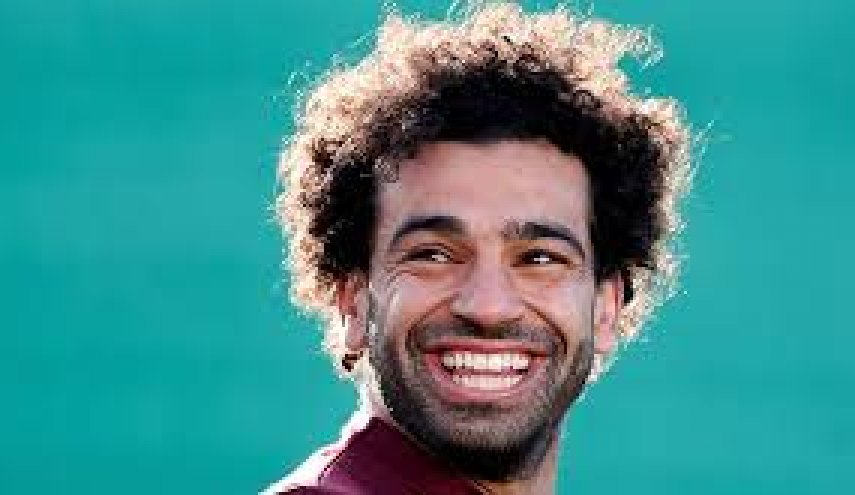 'فيفا' تختار صورة لمحمد صلاح احتفالا باليوم العالمي للسعادة
