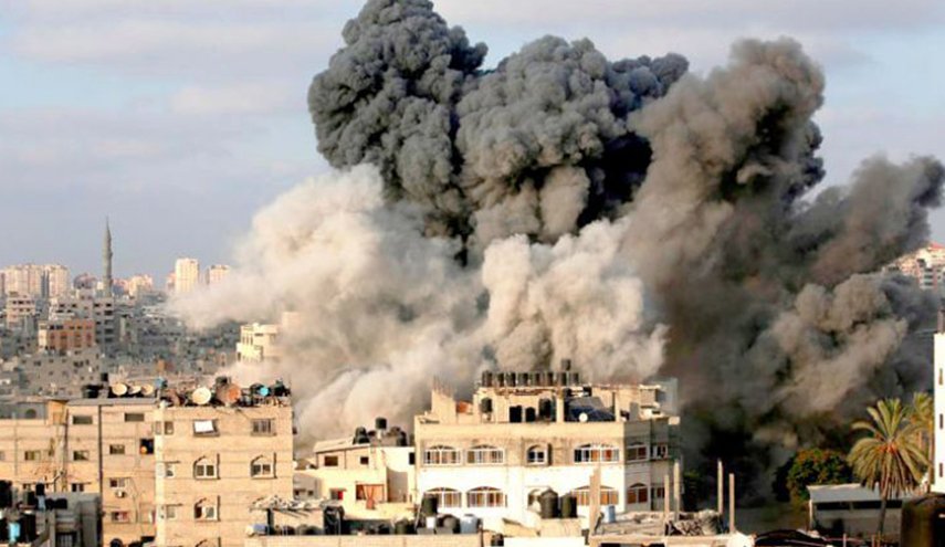 إصابة ثلاثة فلسطينيين بغارة إسرائيلية على غزة