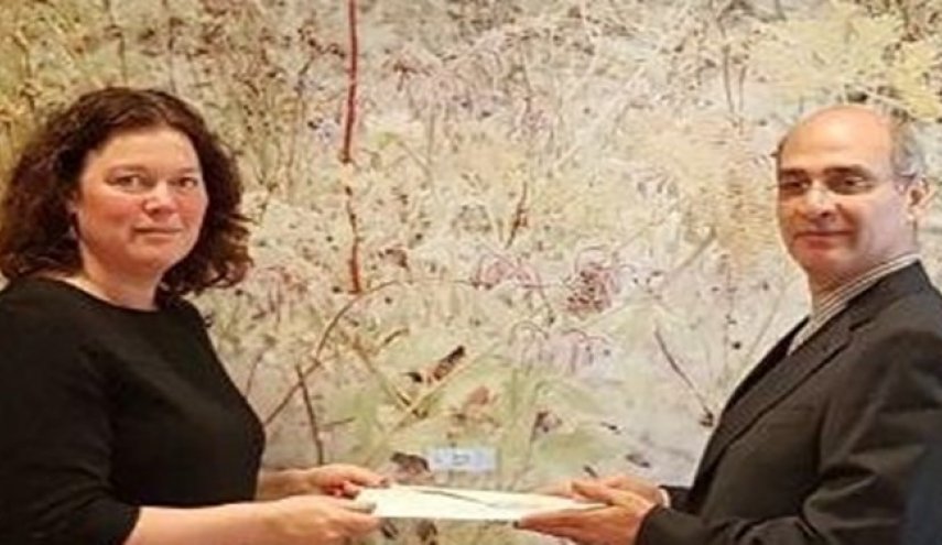 سفیر جدید ایران در هلند رونوشت استوارنامه خود را تسلیم کرد
