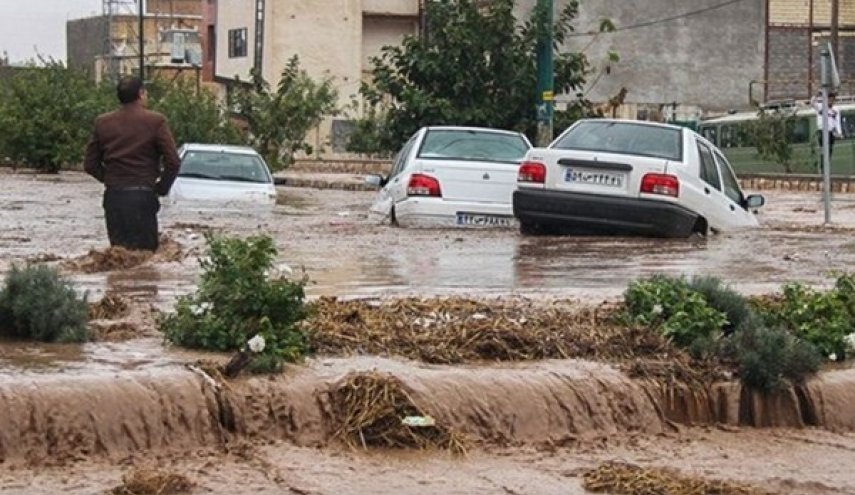 إخلاء قرى ومدن في إيران وسيول جارفة تجتاح البلاد