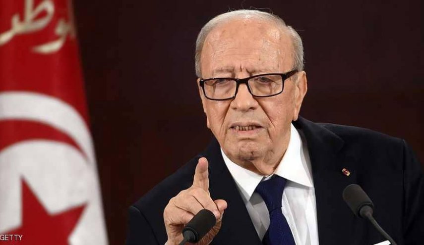 السبسي يدعو القادة العرب إلى خفض أصواتهم في القمة العربية