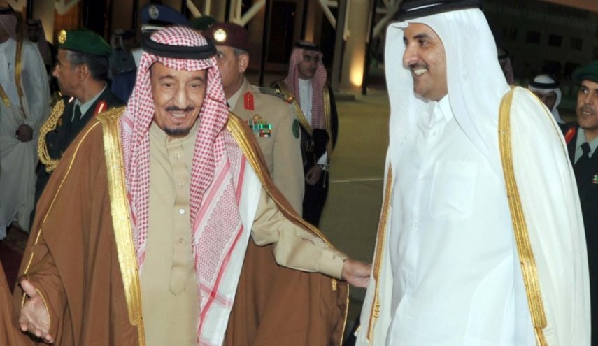 هل التقى سلمان بتميم في مطار تونس؟