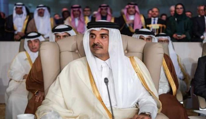قطر تترك القمة العربية وتثير تساؤلات عديدة