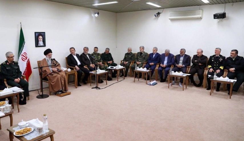 قائد الثورة يترأس اجتماعا لإيصال المساعدات للمتضررين 