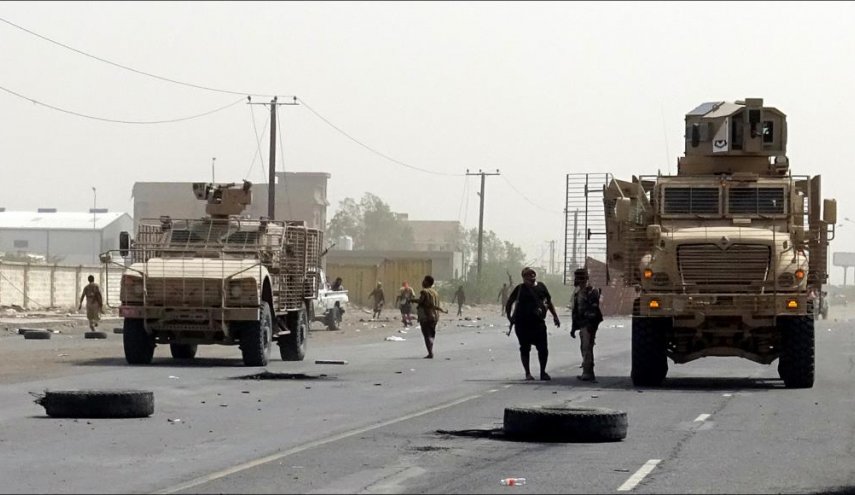 السلطة المحلية بالحديدة تدين اختطاف مرتزقة العدوان امرأة وطفليها