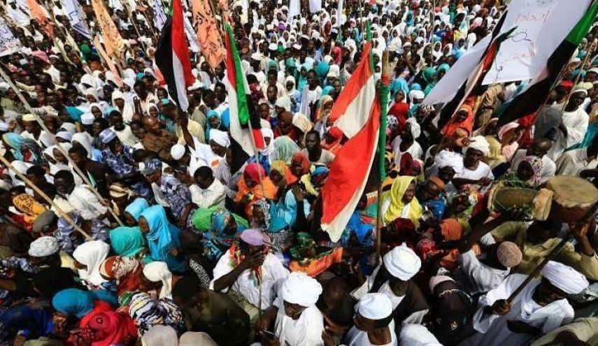 وزير الداخلية السوداني يعلن مقتل 7 أشخاص
