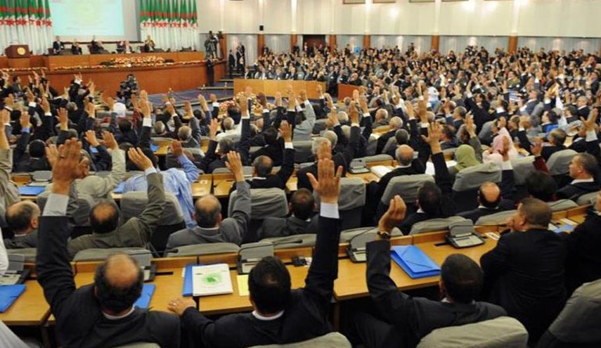 عبدالقادر بن صالح رئيسا مؤقتا للجزائر