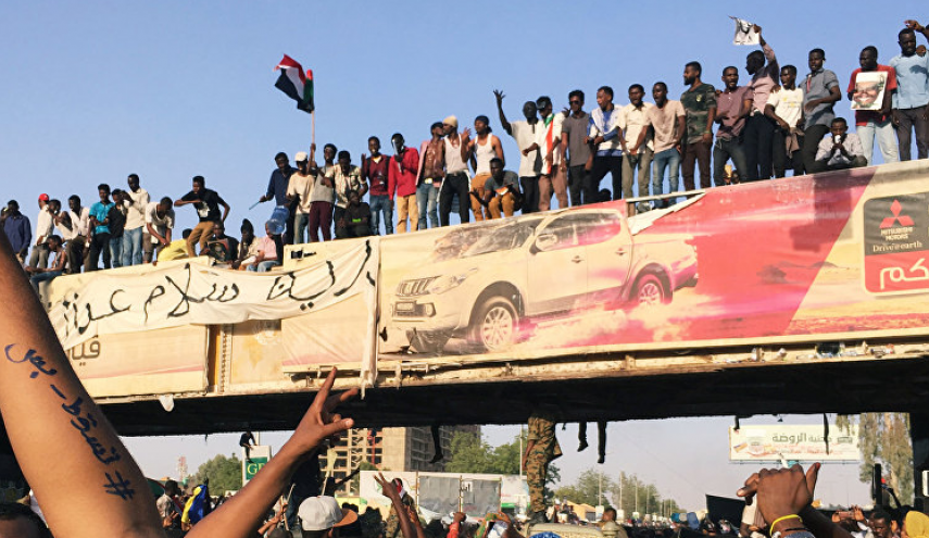السودان يغلق مكاتب قناتين سعوديتين والسبب؟