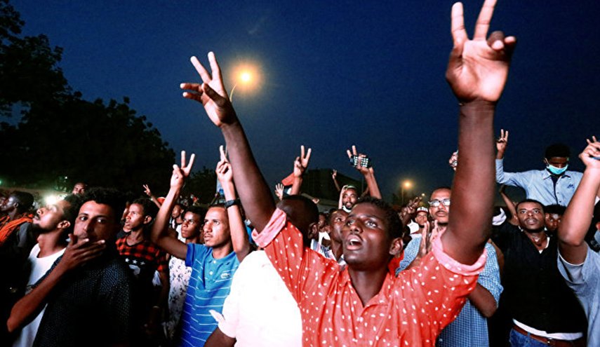 انباء متضاربة حول انقلاب عسكري في السودان
