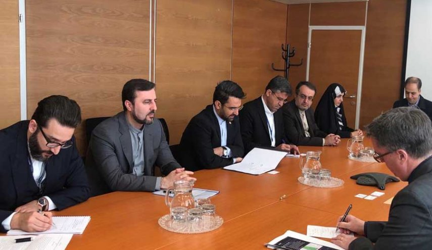 ايران والامم المتحدة تبحثان تنمية التعاون في مجال الأقمار الصناعية