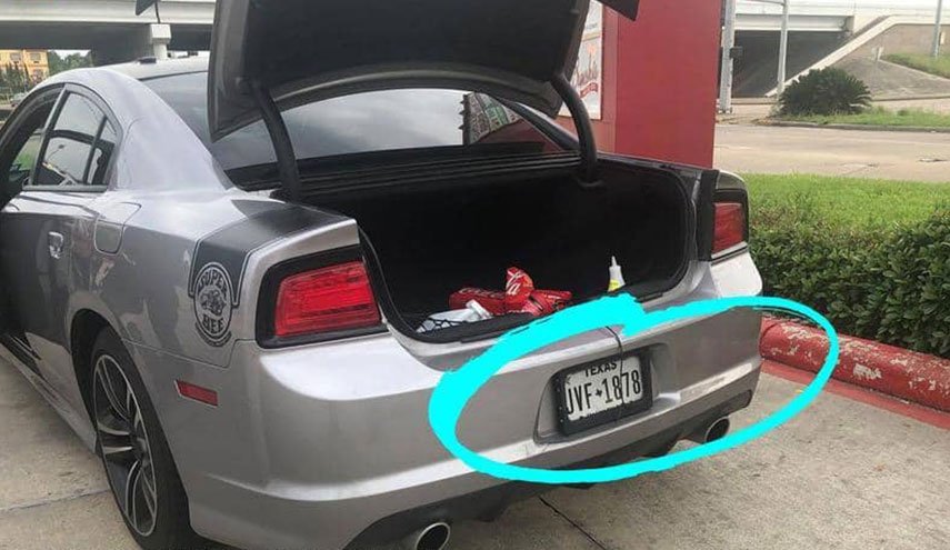 شاهد..يرتكب جريمة غريبة لتجنب دفع رسوم بوابات العبور!