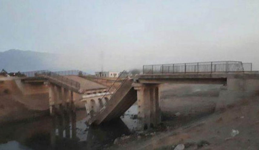 التنظيمات الإرهابية تدمر جسرا في ريف حماة