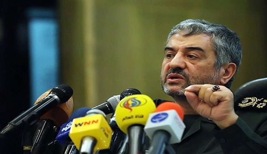 اللواء جعفري: الجیش احد اركان القوة الدفاعیة في البلاد