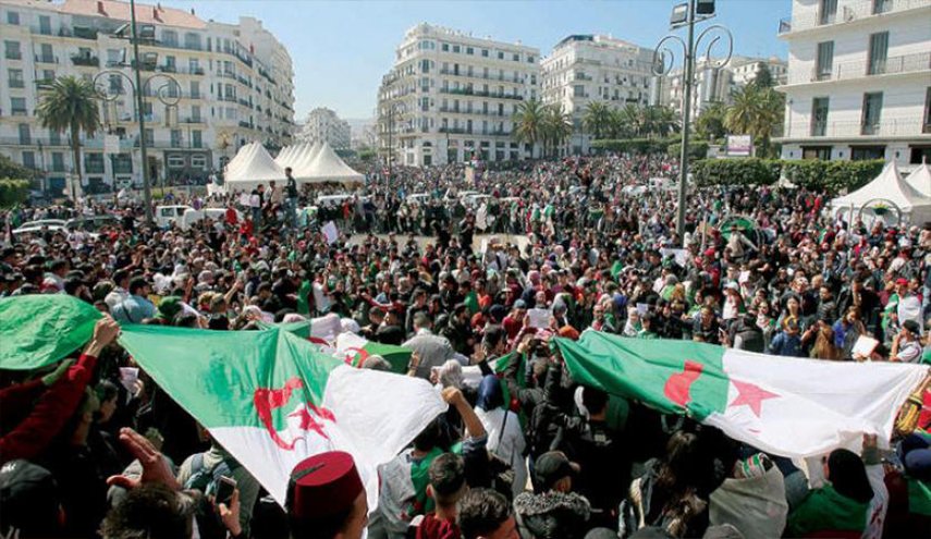 الجزائر.. غالبية الاحزاب تقاطع مشاورات الرئاسة تمهيدا للانتخابات