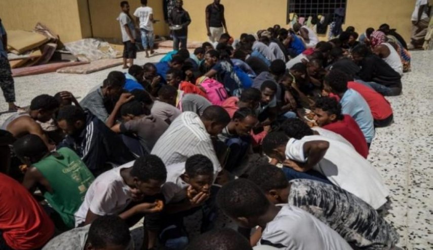  إصابة مهاجرين بجروح خطيرة اثر إطلاق نار في سجن ليبي 
