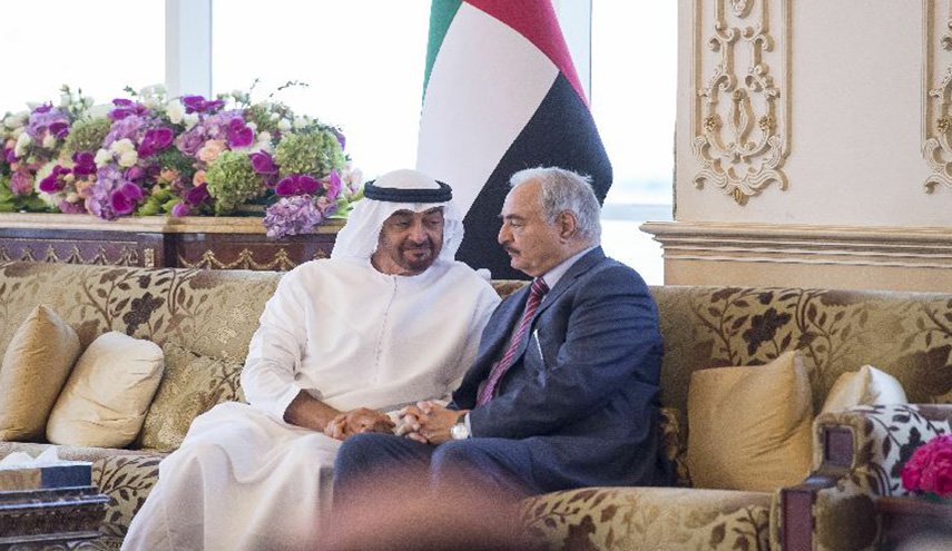 'واشنطن بوست' تكشف كواليس دعم أبوظبي للجنرال حفتر