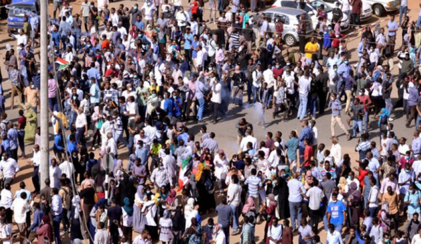 اتفاق في السودان يقضي بتأجيل 'مليونية الشريعة'
