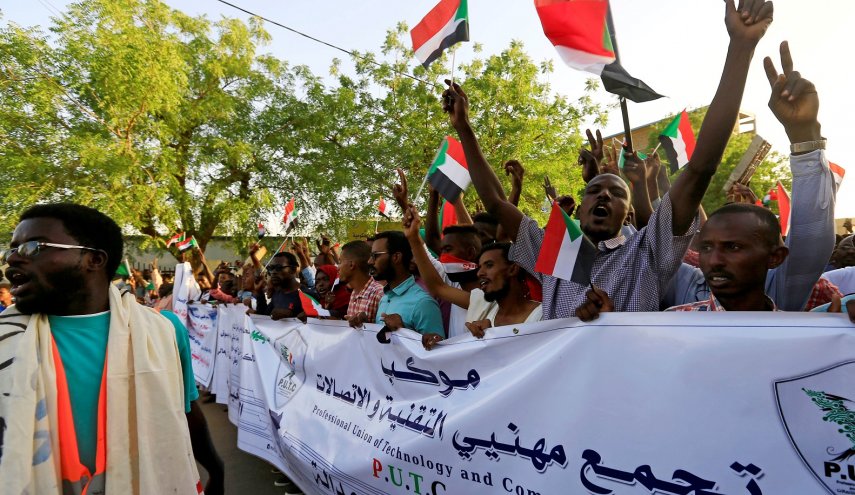اختلاف المجلس العسكري وقادة المحتجين في السودان بشأن المجلس المشترك