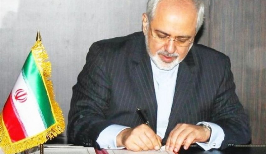 ظريف يطالب بتنمية العلاقات بين طهران والدوحة
