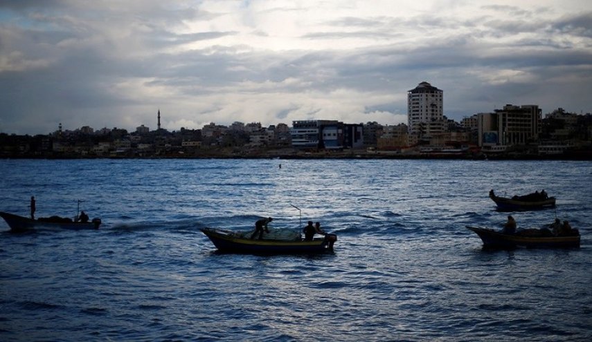 إصابة صياد في غزة بعد تقليص الاحتلال مساحة الصيد