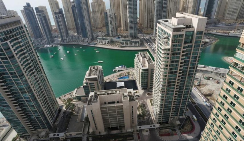 الإمارات ترحّل وافداً بسبب نصف دولار!