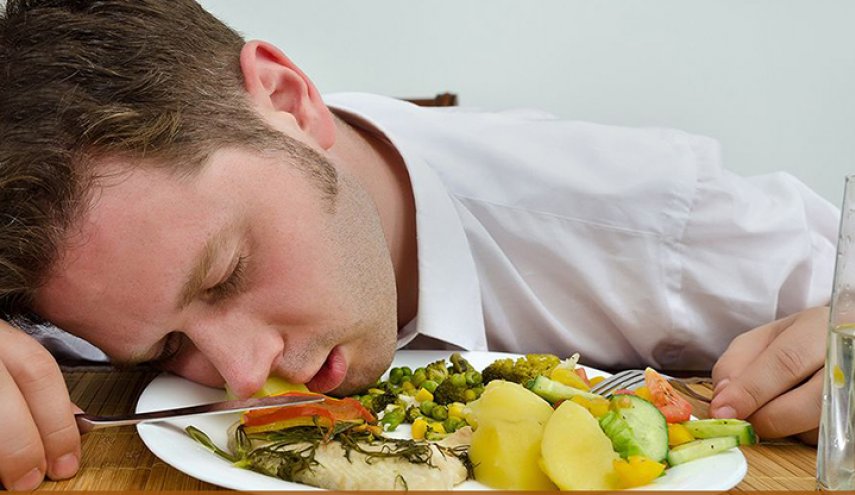 تعرّف على .. مخاطر تناول الطعام في وقت متأخر من الليل