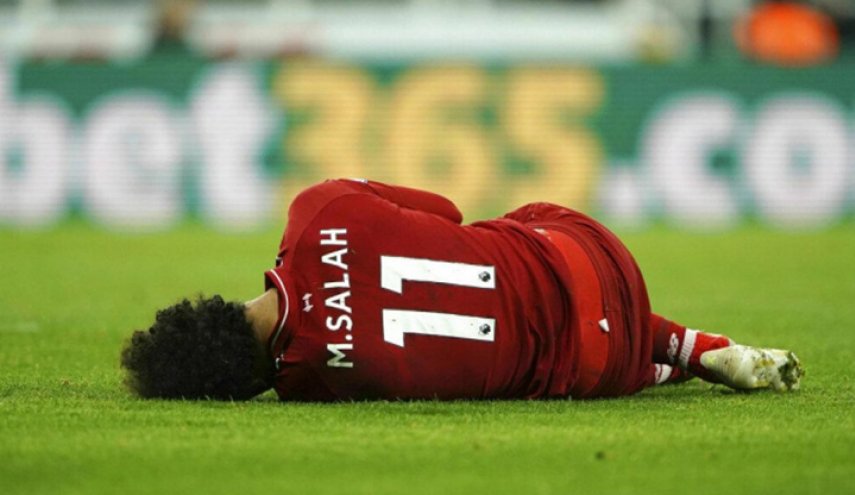 النجم محمد صلاح تلقى ضربة في راسه ولن يواجه برشلونة