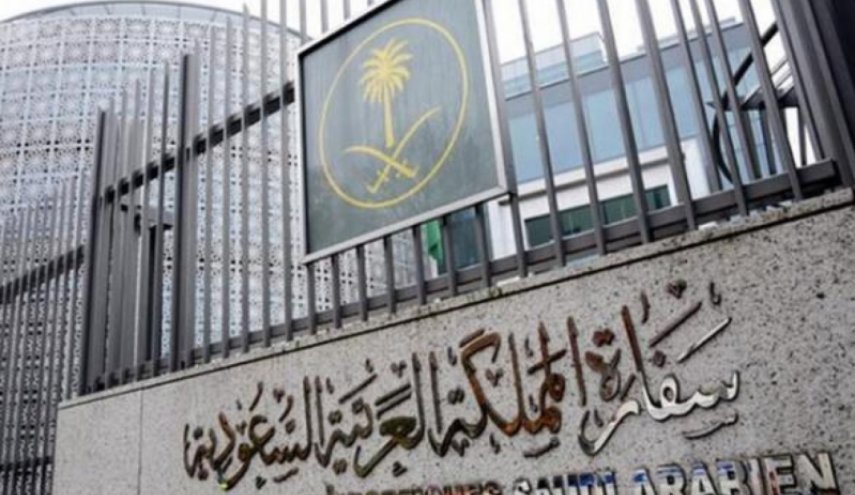 السودانيون يرفضون مأدبة إفطار الرياض بالخرطوم.. هكذا سخر نشطاء