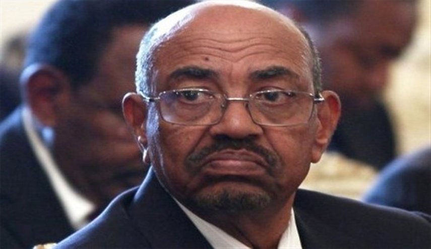 النيابة العامة تتهم البشير  بالاشتراك في قتل المتظاهرين 