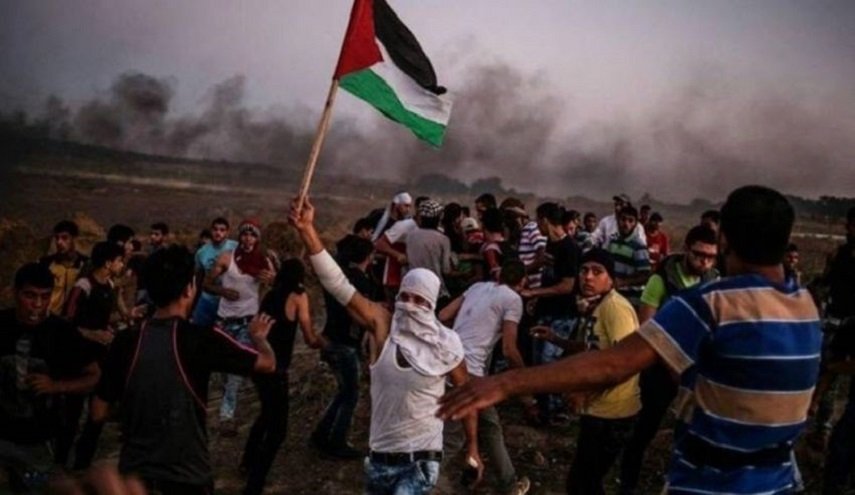 قوات الاحتلال تطلق الرصاص الحي على المتظاهرين في يوم القدس العالمي
