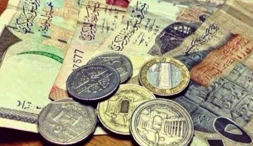 هدوء في سوق الصرف بسوريا بعد تراجع الليرة
