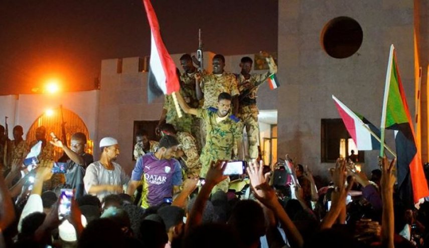 “الحرية والتغيير”: المجلس العسكري يحاول الاستحواذ على السلطة في السودان
