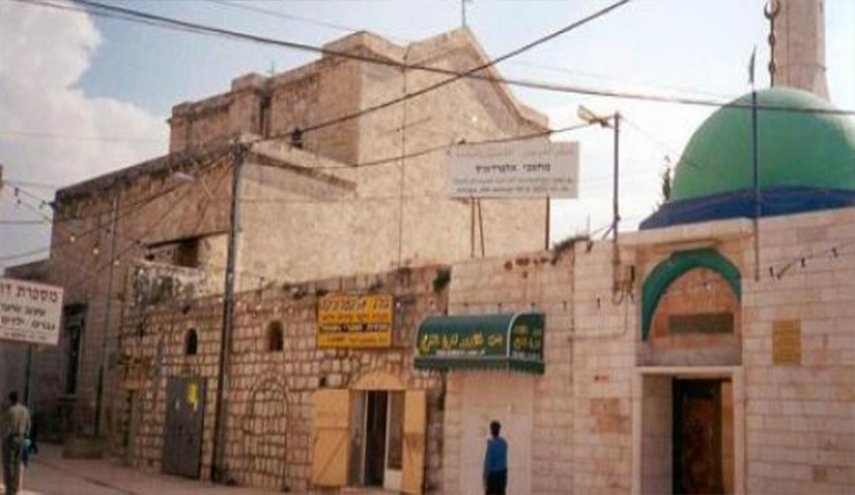  الفلسطينيون يتصدون لمحاولات إسكات الأذان برمضان
