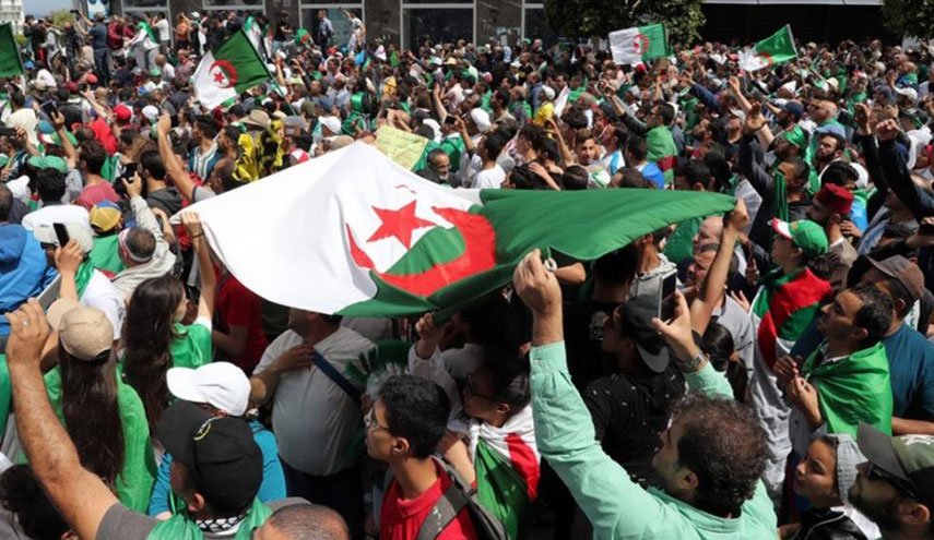 من ترشح لانتخابات الرئاسة الجزائرية .. لا أحد!