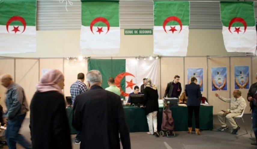 غلق باب الترشح للانتخابات الرئاسية الجزائرية دون أن يقدم أي مرشح بأوراقه
