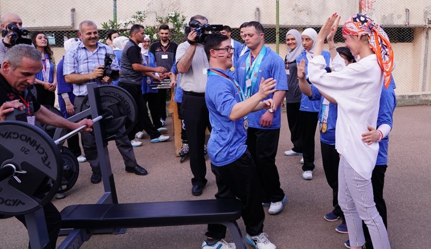 بالصور.. أسماء الأسد تزور أبطال أولمبياد سوريا الخاص