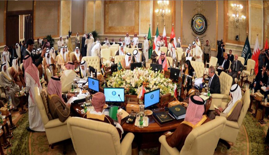 قمم مكة و’مظلومية’ السعودية