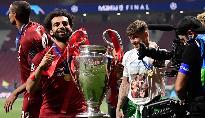 الاتحاد المصري لكره القدم يهنئ محمد صلاح بعد تتويجه بدوري الأبطال