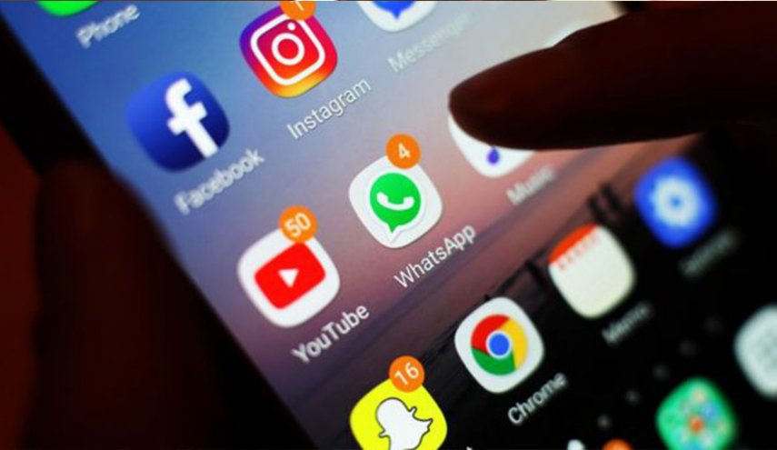 البحرين تلاحق متابعي مواقع تواصل المعارضة