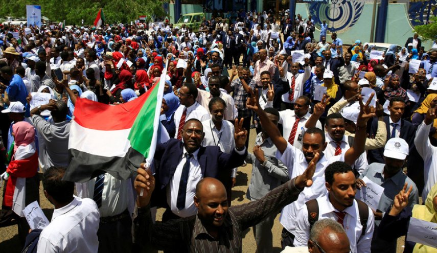 السودان... سكان يعيشون حال ’الرعب’ والسلطات تقلل من حجم القمع الدامي