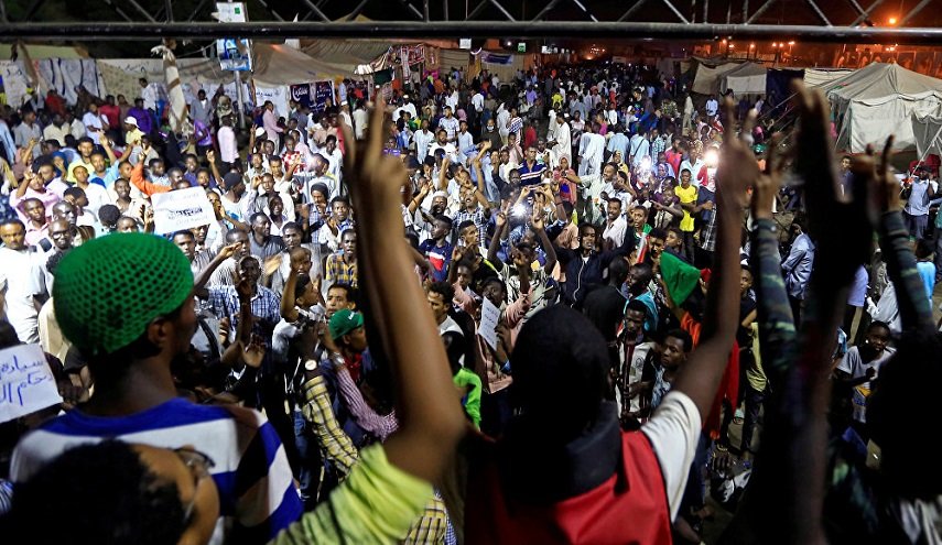 هل تقود مجزرة المجلس العسكري بالسودان إلى الفوضى ؟ 