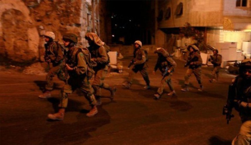  الاحتلال يعتقل 3 فلسطينيين في الضفة الغربية
